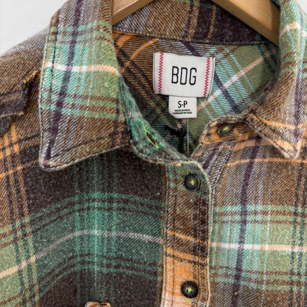 BDG Distressed Plaid Flannel Shirt Jacket Raw Hem Grunge Shacket Sz S NWT - Picture 5 of 10